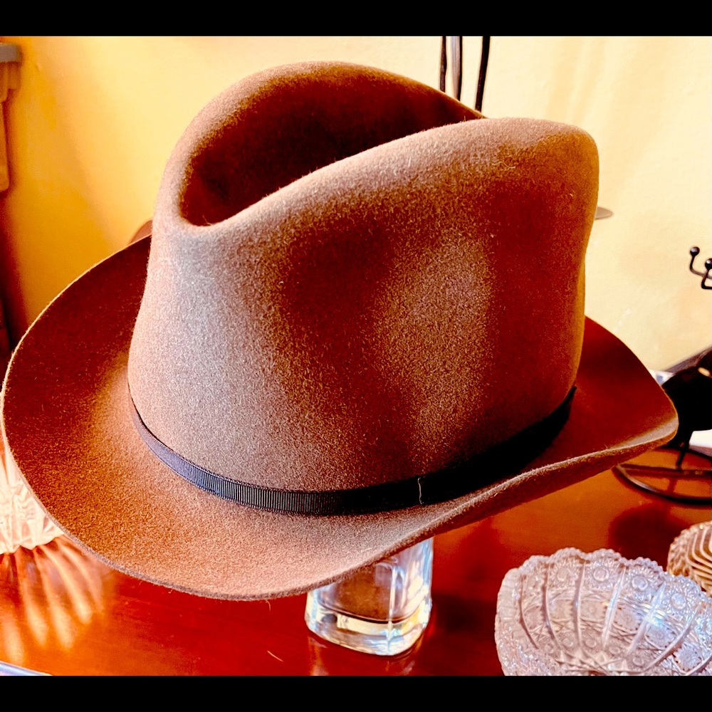 Worth & Worth 
Men's Domo Beaver Felt Fedora Hat